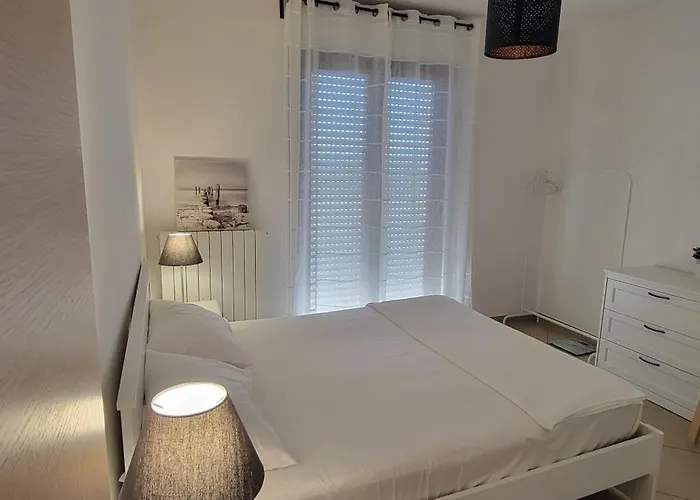 Seafront And Mountain View Penthouse Apartament *