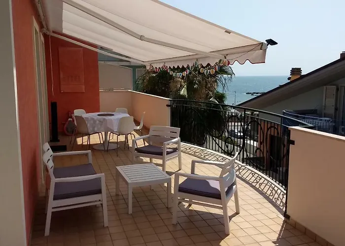 Seafront And Mountain View Penthouse Apartament