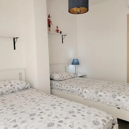 Apartment Seafront And Mountain View Penthouse *